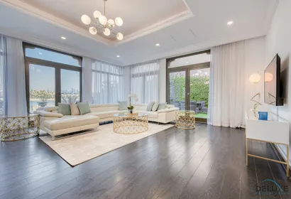 Upscale 6 Bedrooms Villa