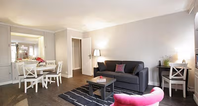 Rue de Sablons Trocadero