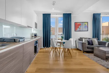 Fully equipped kitchen at Heathrow Central Apartments by MySquare