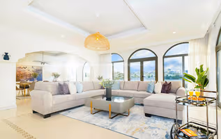 Elegant 5 BR Villa in Palm Jumeirah