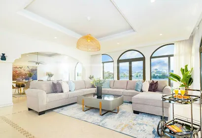 Elegant 5 BR Villa in Palm Jumeirah