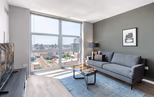 N Des Plaines St Apartment