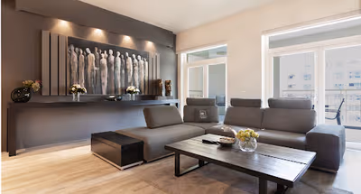 Luxurious Shoreline Apartments