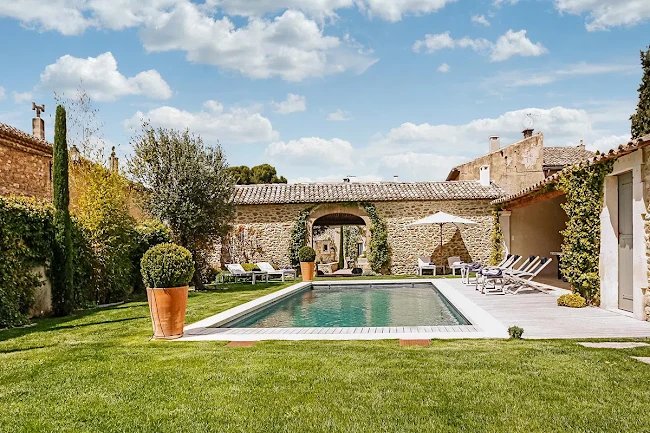 Quintessential Provencal Villa in the Hamlet of Maubec
