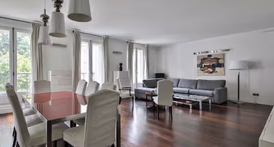 200 sqm Haussmannian Luxury Located at the Top Corner of Champs-Élysées