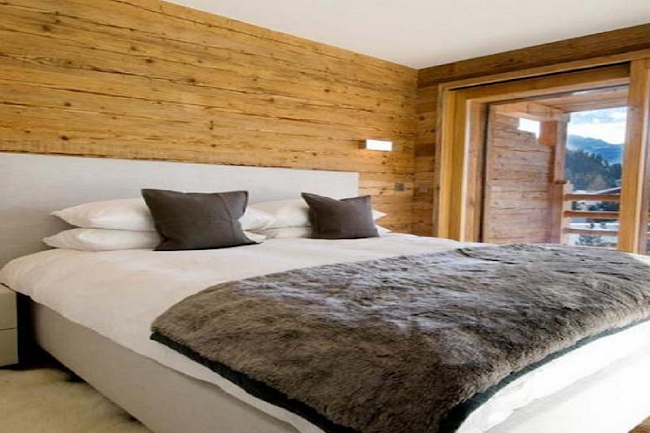 A SUN-DRENCHED LUXURY WITH EXCEPTIONAL VIEWS OF COMBINS MASSIF AND MONT BLANC