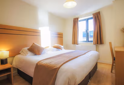 Crompton Court Apartments - Woodgreen