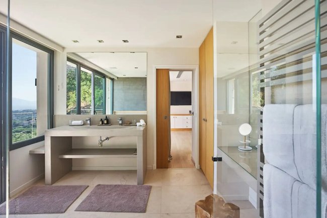 A STUNNING 380m2 MEDITERRANEAN SEA VIEW VILLA