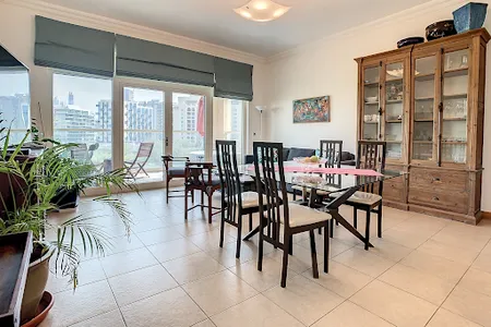 Cosy Al Hallawi Shoreline Apartment