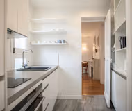 OVERLOOKING HOTEL DE VILLE & BHV-RUE DU TEMPLE