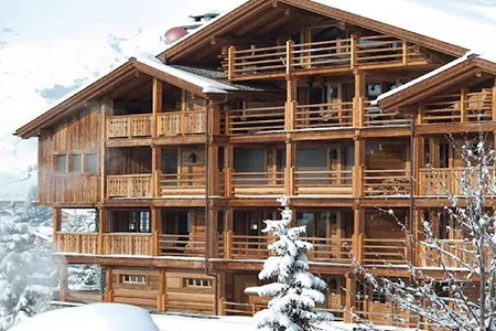 A SUN-DRENCHED LUXURY WITH EXCEPTIONAL VIEWS OF COMBINS MASSIF AND MONT BLANC