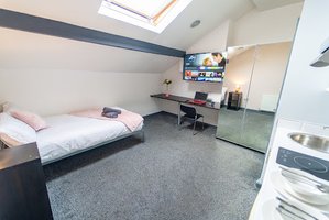 Charming studios close to the city