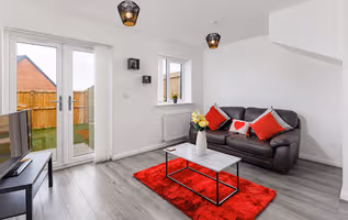 New build 3 bedroom house mins from LFC sleeps 7