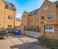 Executive Monkston Apartment