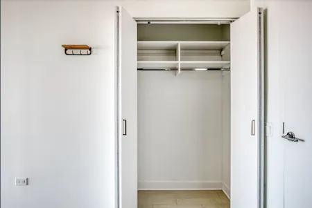 W Van Buren St Serviced Apartment