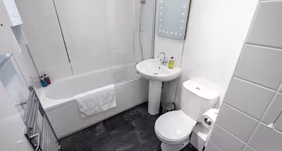 Spacious 2 Bed flat, Close to University