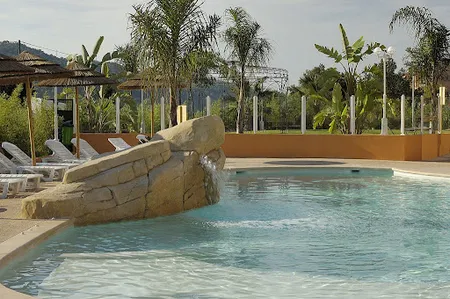 Carros Luxury Apartments