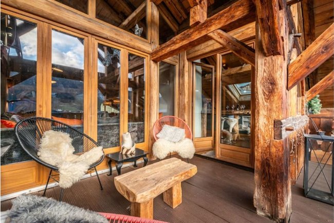 TRADITIONAL LUXURY ALPINE CHALET IN MORZINE