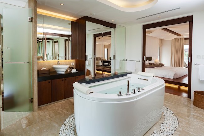 A Glamorous Villa Paradise in Phuket