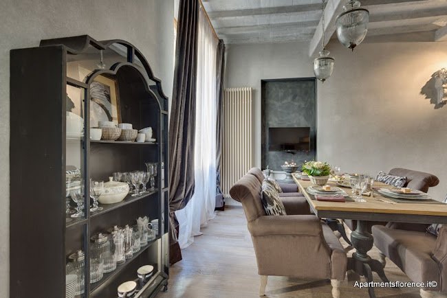 A SIGNATURE LUXURY IN PIAZZA DELLA SIGNORIA