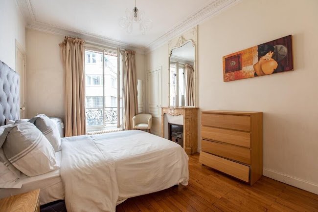 A 220SQM HAUSSMANN JEWEL ON THE CROWN OF CHAMPS ELYSEES