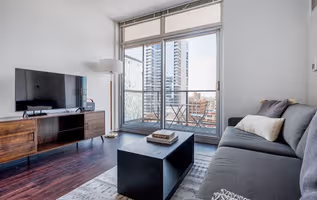 S Clark Street Serviced Apartment