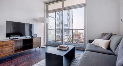 S Clark Street Serviced Apartment