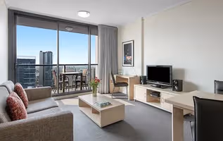 Oaks Brisbane on Charlotte Suites