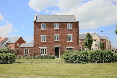 Premium 4 large double bed townhouse in Bicester