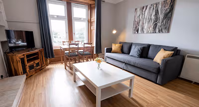 Bright, Modern West-End Apartment