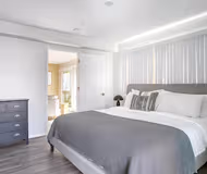 N Crescent Dr Apartment