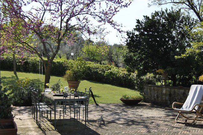 CLASSIC TUSCAN VILLA WITH SWIMMING POOL AND GARDEN
