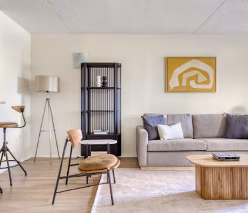 Washington Blvd Apartment