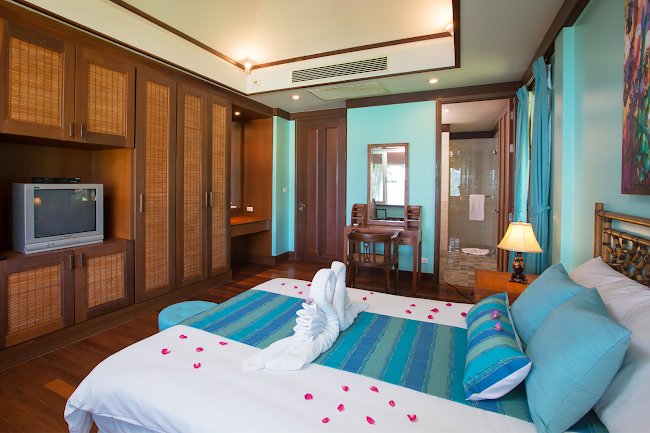 Pleasant Villa Near Kata Beach