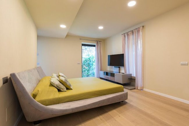 ULTRA MODERN LUXURY RETREAT ON THE FIRST LINE OF LAKE COMO!