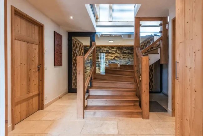 OVERLOOKING THE RELENTLESSLY BREATHTAKING VIEW-LUXURY CHALET IN MORZINE