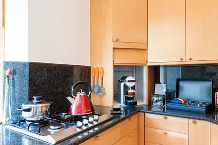 Full kitchen at Washington