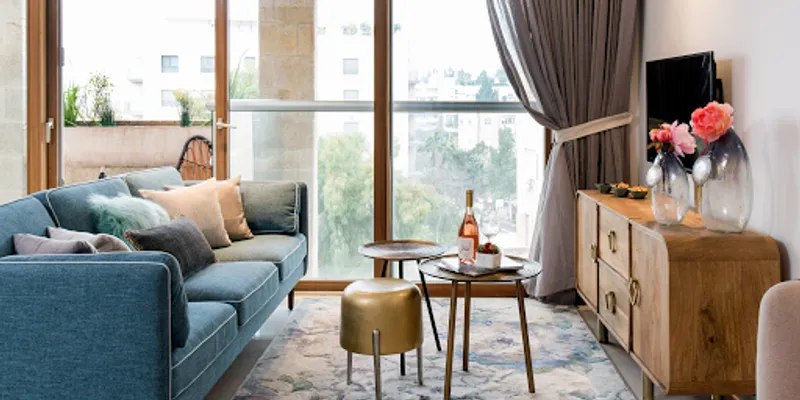 King David Crown living room