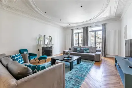 200 SQM HIGH END FASHION, AVENUE DES CHAMPS ELYSEES - A HAUTE COUTURE ABODE