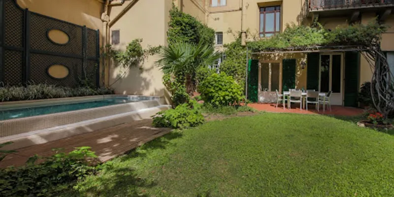 STYLISH & LUXURIOUS ABODE IN THE HEART OF FLORENCE