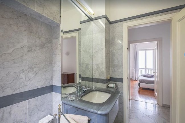 ALL-ENCOMPASSING LUXURY 600M2 VILLA WITH MAGICAL EXQUISITE VIEWS OF LAKEMAGGIORE