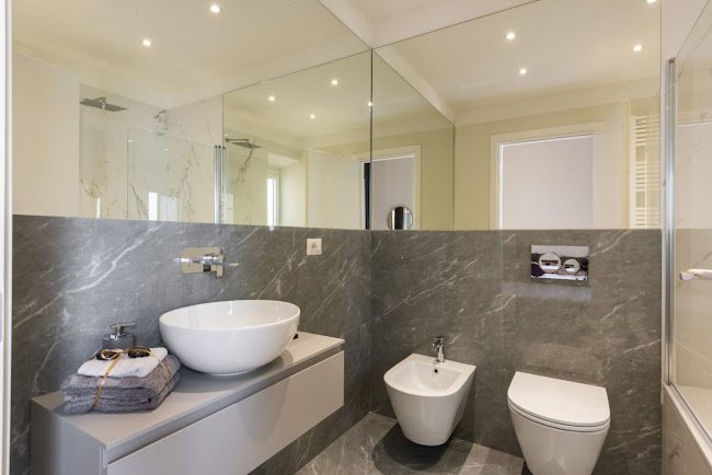 A LUXURY ABODE IN A BEAUTIFUL HISTORIC PALAZZO