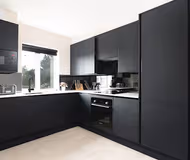 Cockfosters Apartments - Barnet (Near Picadilly Line)