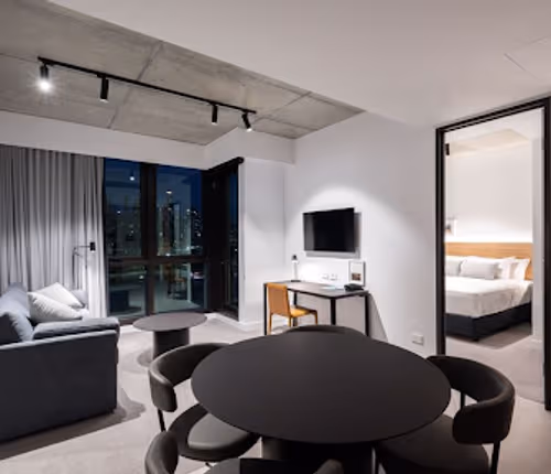 Docklands Serviced Apartment