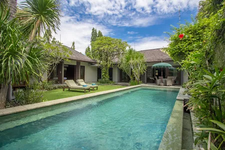 A Lush and Vibrant Villa in Seminyak