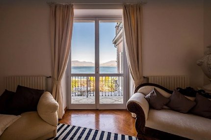 ALL-ENCOMPASSING LUXURY 600M2 VILLA WITH MAGICAL EXQUISITE VIEWS OF LAKEMAGGIORE