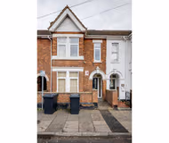 Bedford Hospital Victoria Apartment D By Homely Spaces