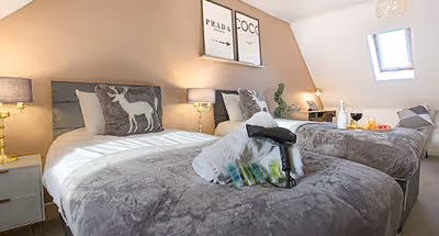 Victorian House with Free Parking, Garden, Smart TVs with Virgin TV and Netflix