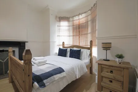 4 Bed Central Renovated House
