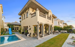 Luxury 5 BR Villa on Frond 0.